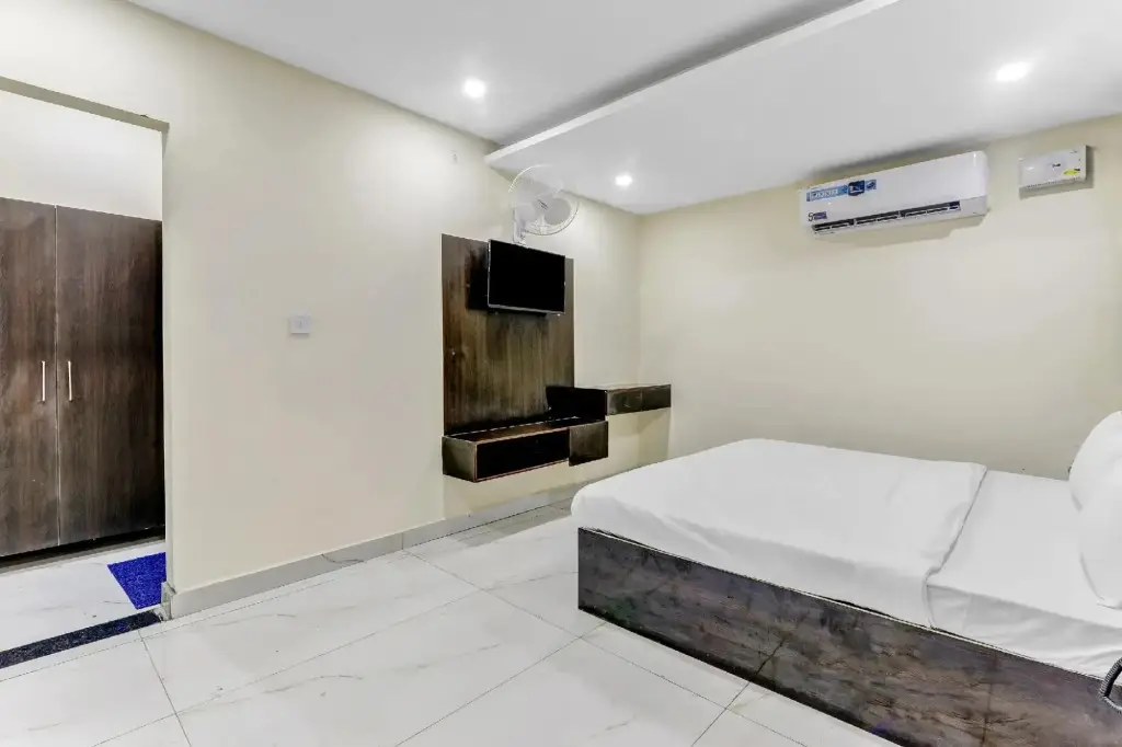 Лакхнау: Collection O 85387 Holidays Inn