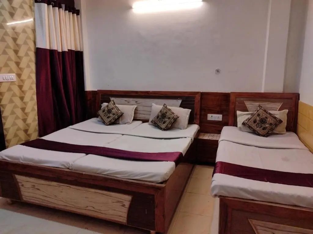 Aligarh: Shraddha Hotel