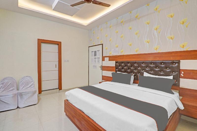 Алипур: Capital O 84646 Hotel Sonipat Residency