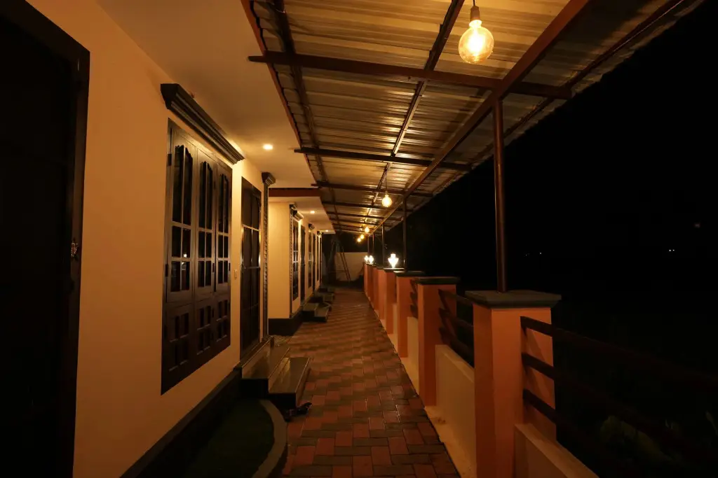 Аллеппи: Lakeway Resorts