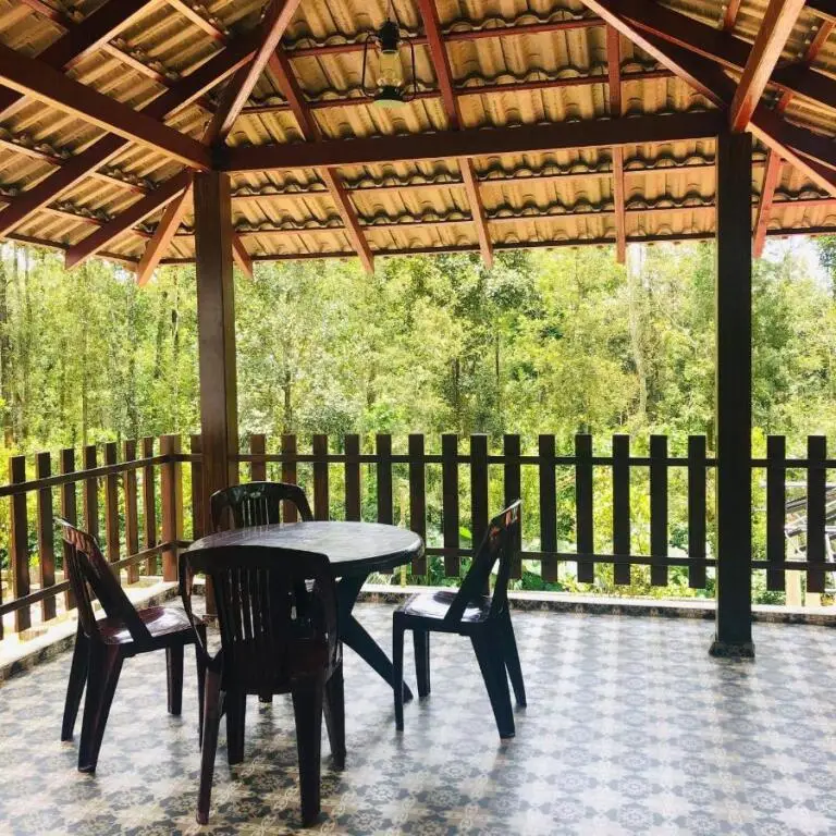 Алюр: The Coffee Castle Villa