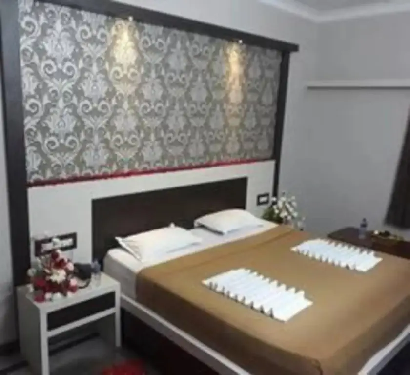 Алюр: Shreevara Residency