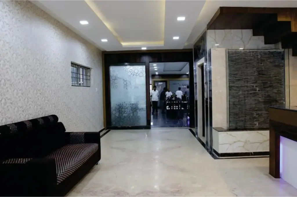 Алюр: Shreevara Residency