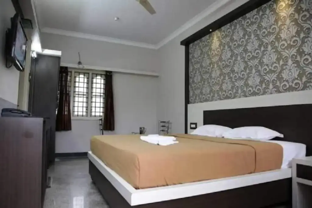 Алюр: Shreevara Residency