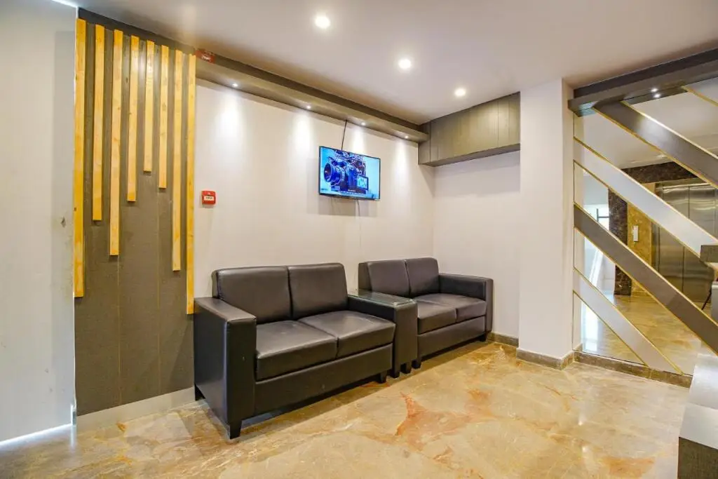Бангалор: FabHotel Athasri Inn - Nr. Bellandur Railway Station