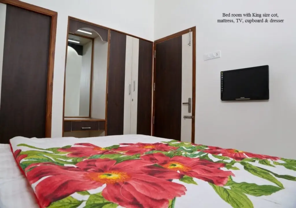 Салем: Coastal Grand Anglo French Resorts
