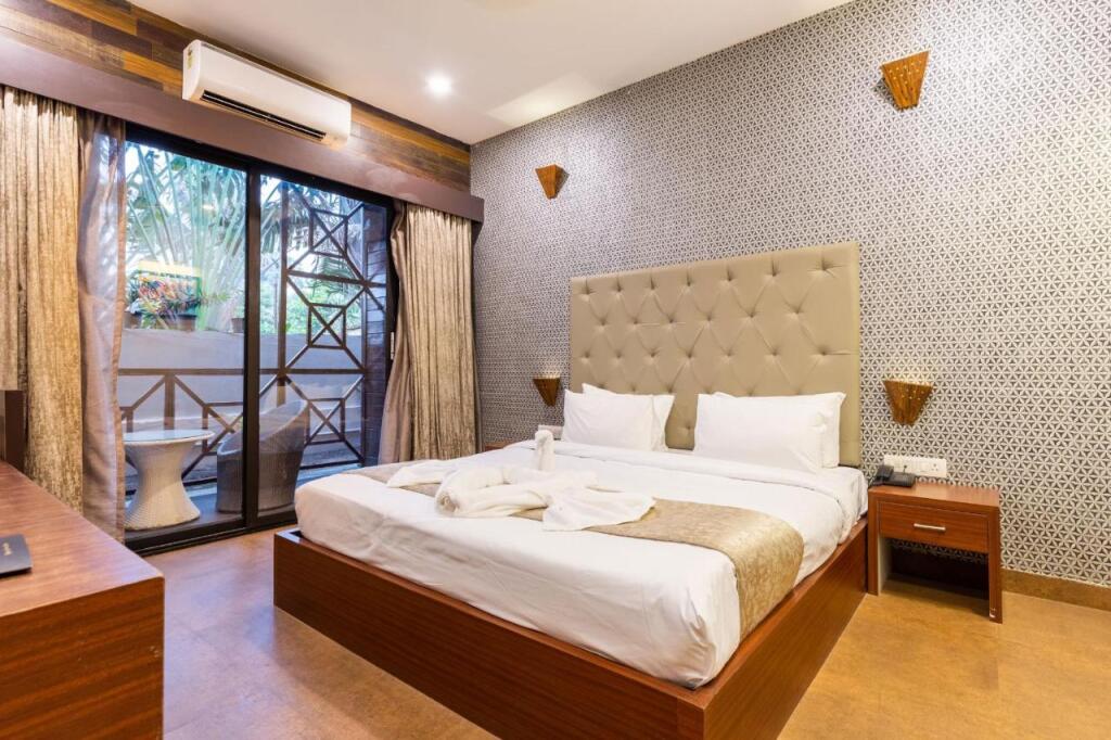 Бага: Amara Oceanfront Resort and Club Baga