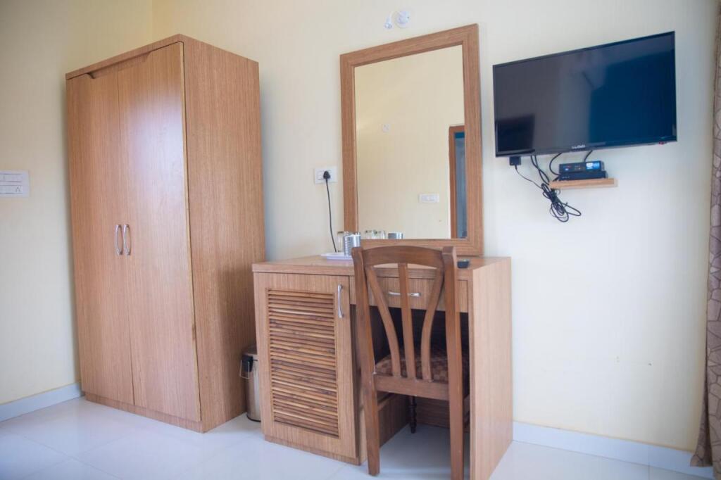 Бага: Larios Beach Holiday Resort