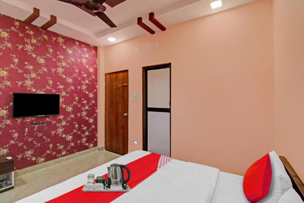 OYO Raj Hotel — фото 1