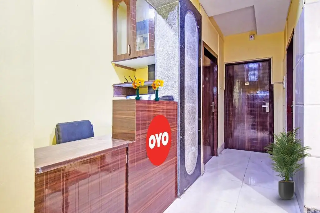 Колката: OYO 91278 Indrani Inn