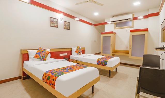 Бангалор: Fabhotel Sri Sai Ram Suites