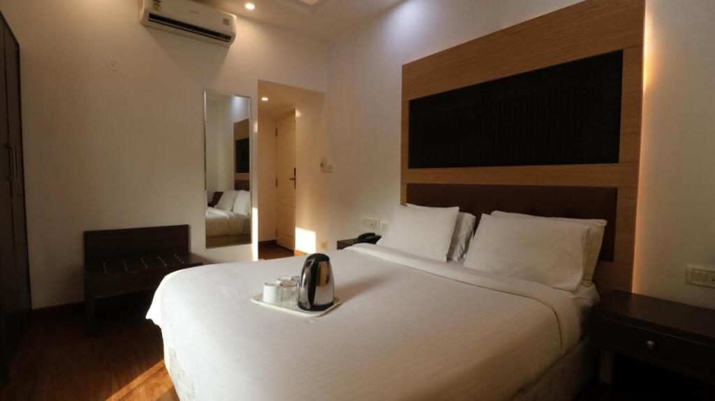 Бангалор: Omatra V Suites Electronic City