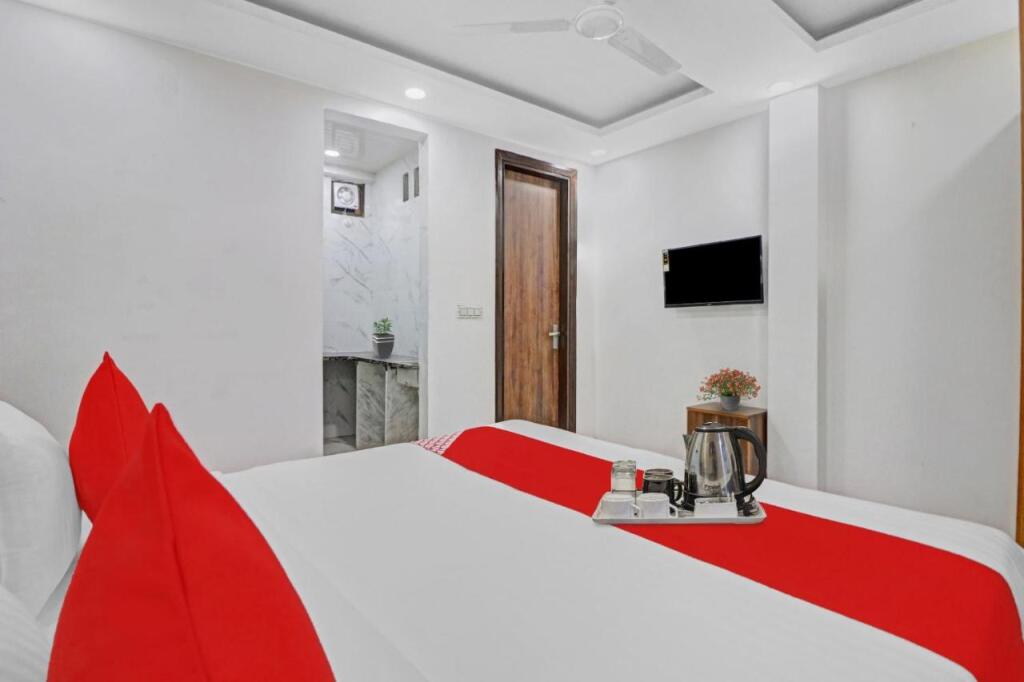 Нью-Дели: Oyo Hotel Kl Khari Inn Near Haiderpur Metro Station