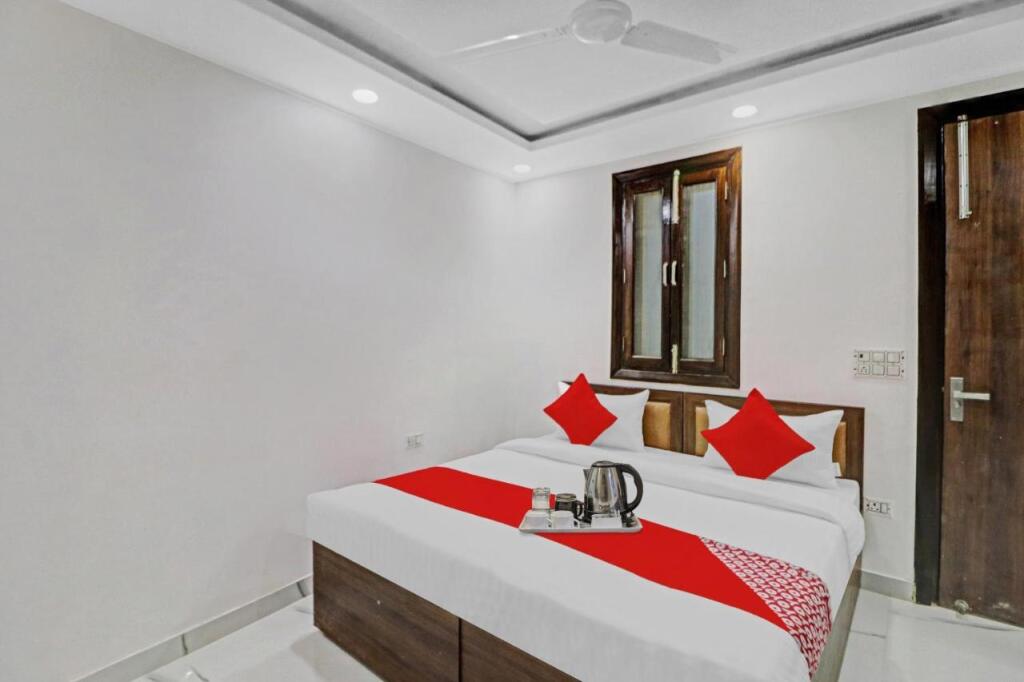 Нью-Дели: Oyo Hotel Kl Khari Inn Near Haiderpur Metro Station