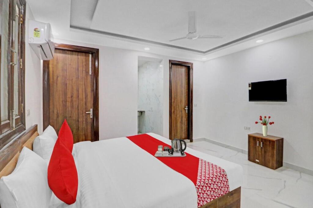Нью-Дели: Oyo Hotel Kl Khari Inn Near Haiderpur Metro Station