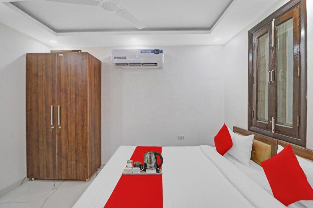 Нью-Дели: Oyo Hotel Kl Khari Inn Near Haiderpur Metro Station