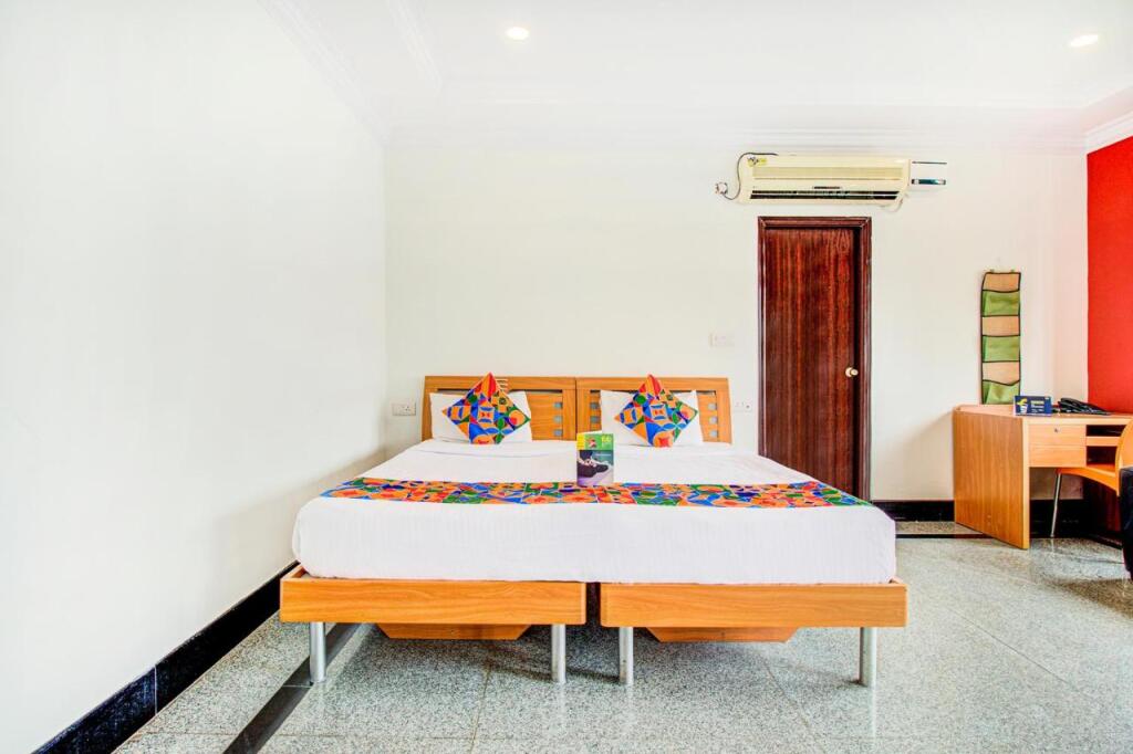 Бангалор: Fabhotel Emara Grand