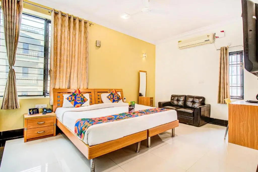 Бангалор: Fabhotel Emara Grand