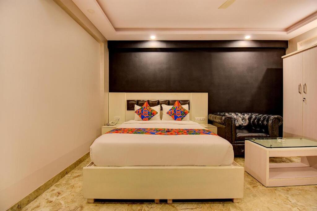 Бангалор: FabHotel SRK Platinum Inn