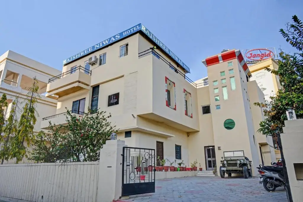 Oyo Flagship 87534 Hotel Rajshree Niwas — фото 1