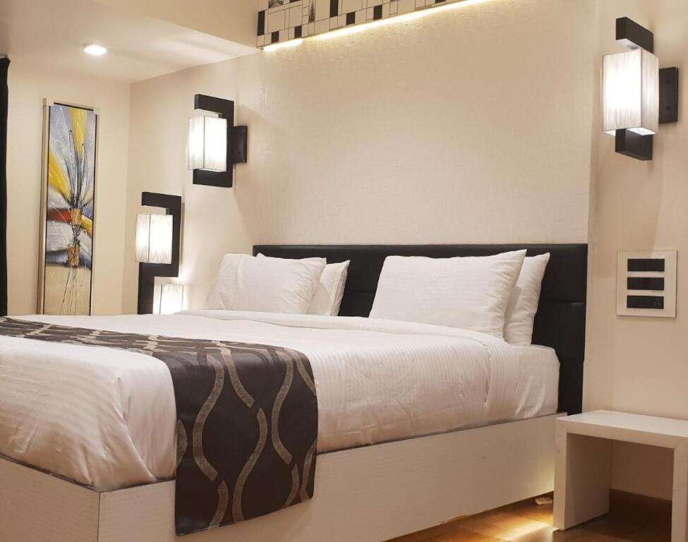 Бангалор: Hotel surya dev residency