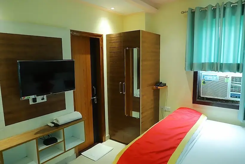 Барейлли: Hotel Kristal Inn