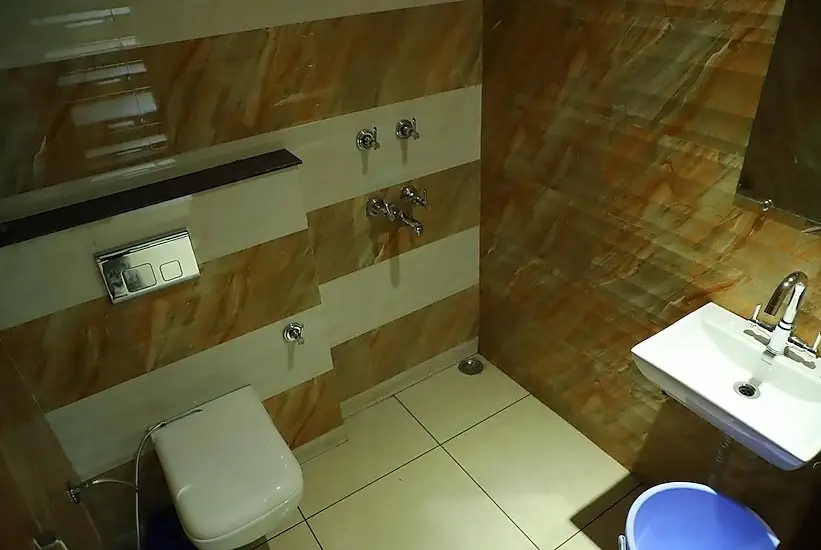 Барейлли: Hotel Kristal Inn
