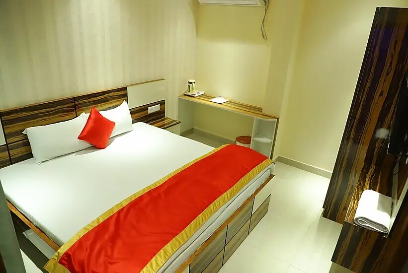 Барейлли: Hotel Kristal Inn