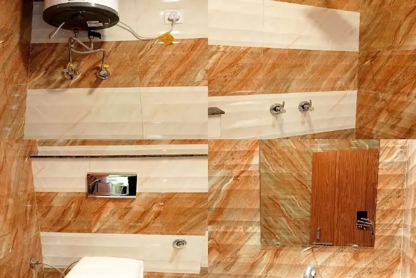 Барейлли: Hotel Kristal Inn