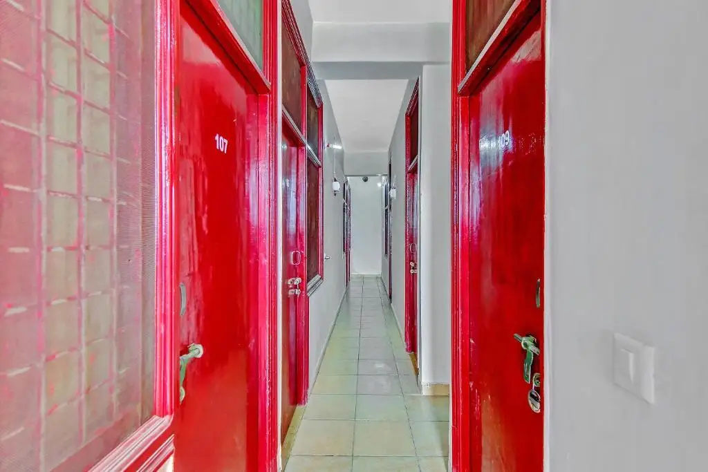 OYO 86315 Yash Hotel — фото 1