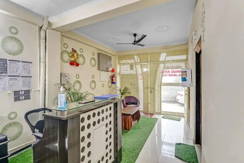 Газиабад: OYO 86348 Hotel crossing republik