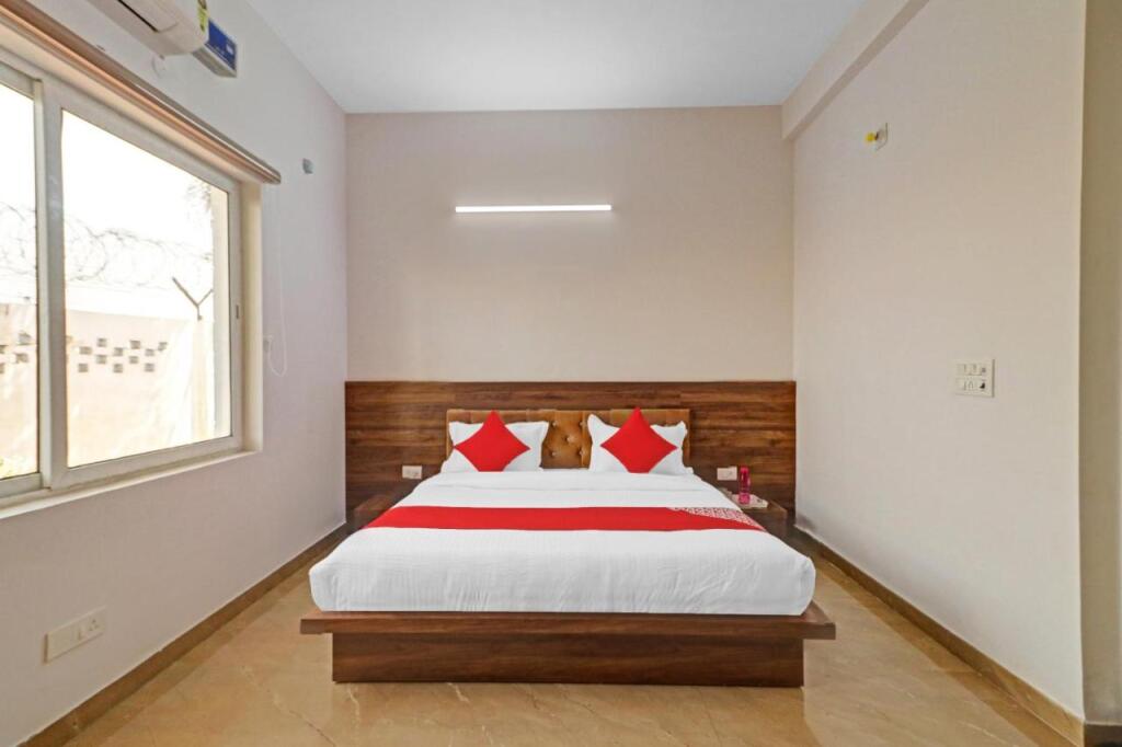 Garhmukteshwar: OYO 87366 Hotel Safari Inn