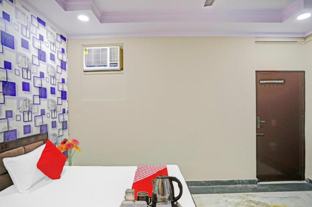 Нойда: OYO 88010 Hotel Metro Inn