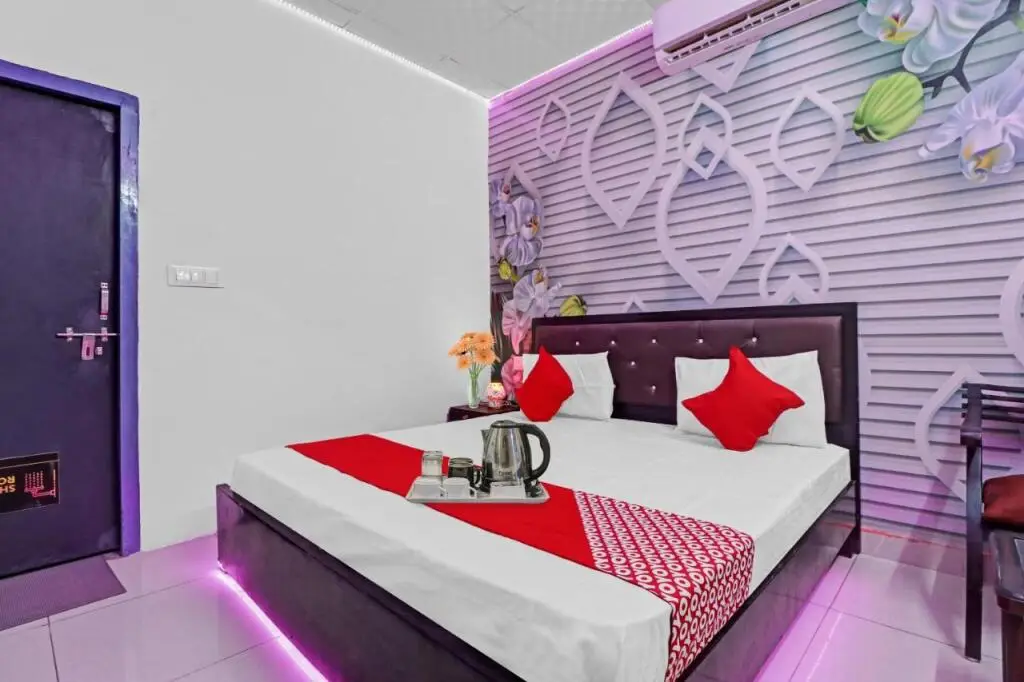 Фаридабад: OYO 88123 Hotel Small Town