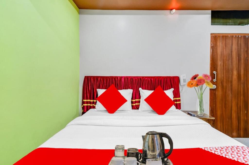 Панихати: OYO 88242 Hotel Deux