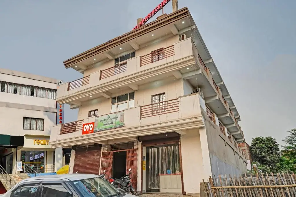 OYO 89280 Hotel NP Prince Inn — фото 1