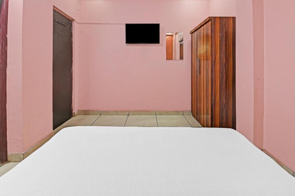 Канпур: OYO 89631 Shiv Nath Hotel