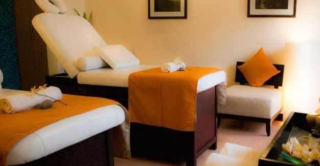 Мумбаи: Club Mahindra Baiguney
