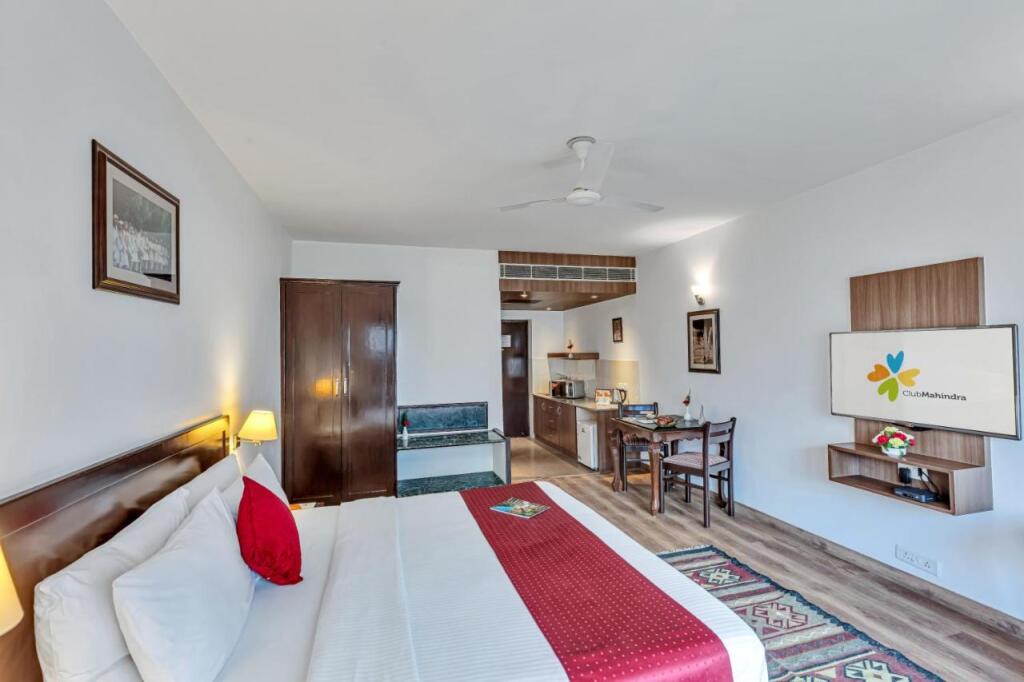 Мумбаи: Club Mahindra Snow Peaks Manali