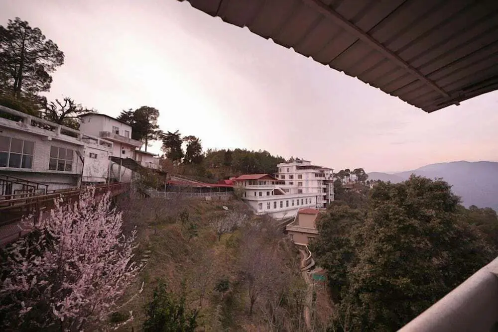 Техри: Tehri Club and Resorts