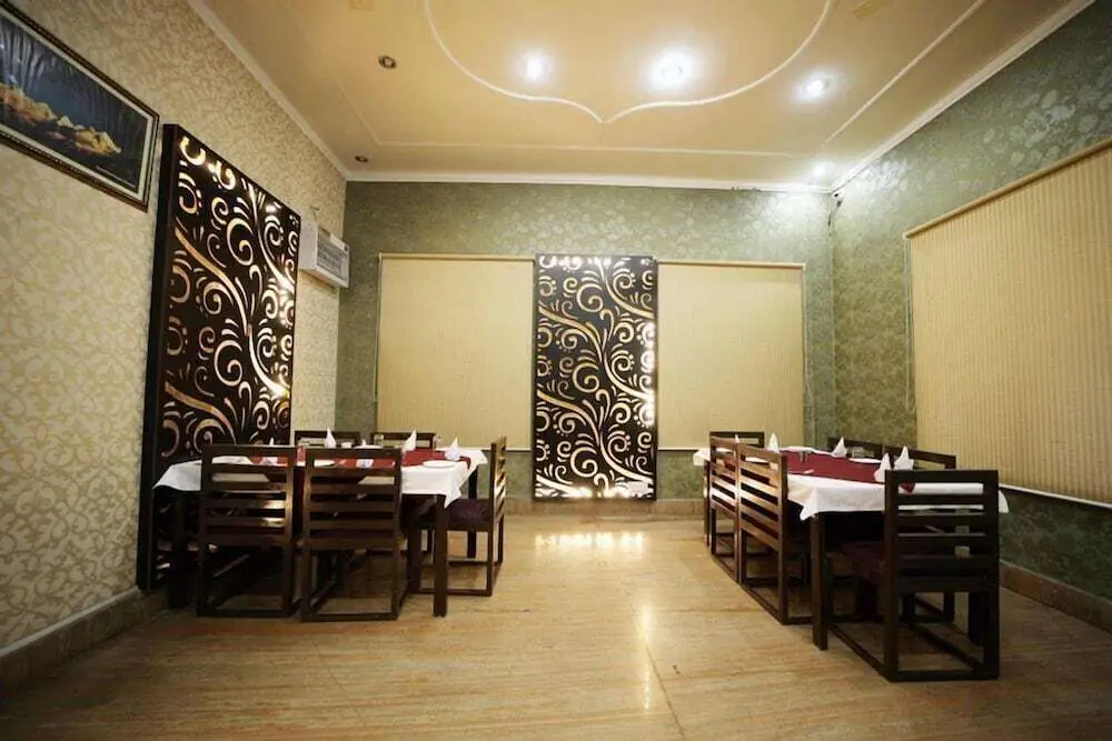 Техри: Tehri Club and Resorts