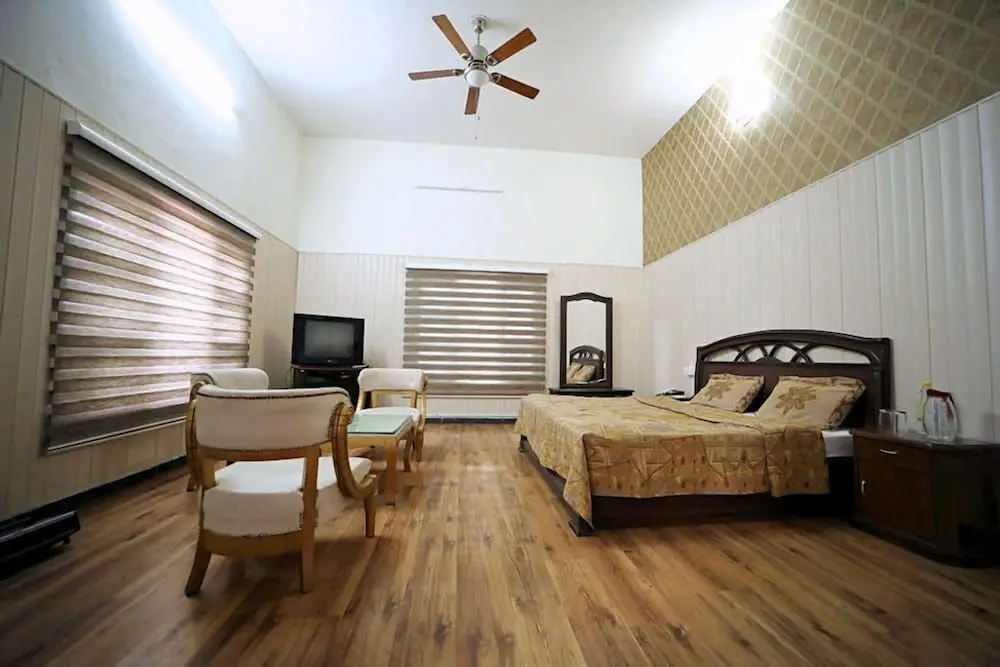 Техри: Tehri Club and Resorts