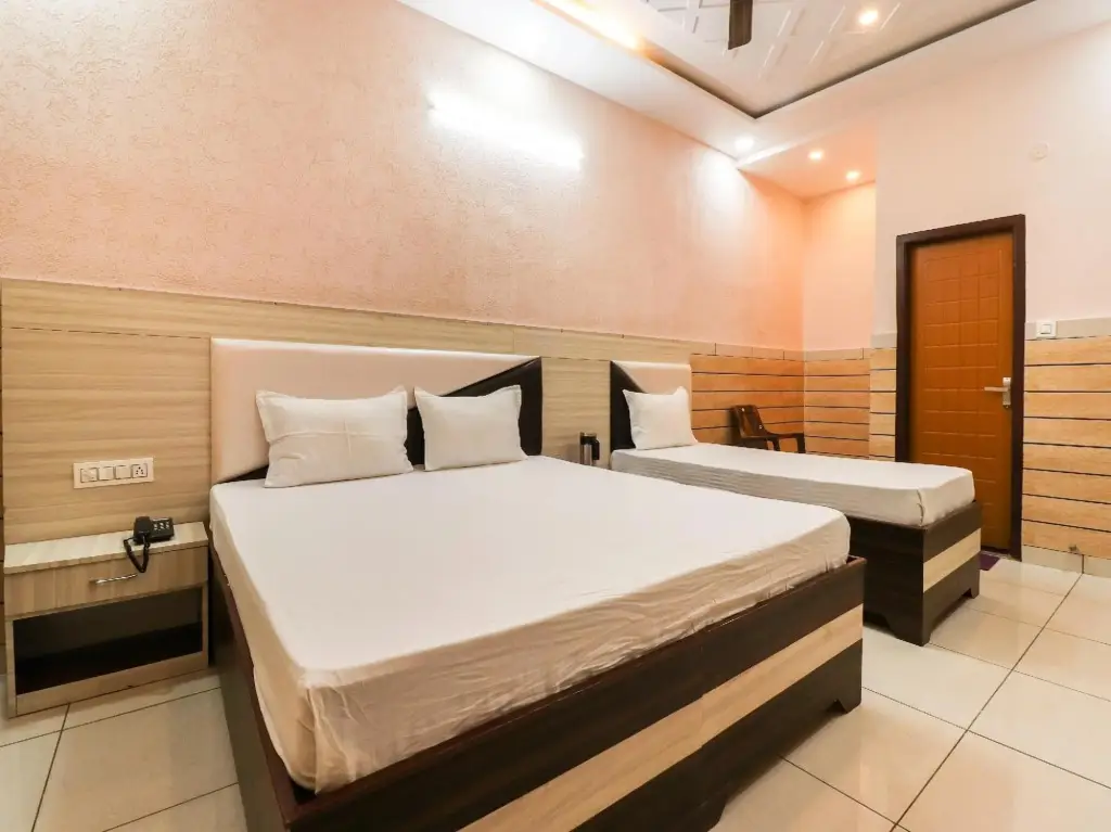 Прем-Нагар: SPOT ON 85285 Shikhar Hotel