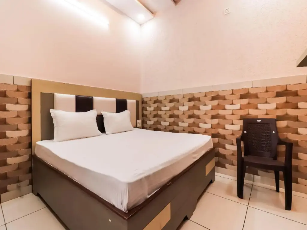 Прем-Нагар: SPOT ON 85285 Shikhar Hotel