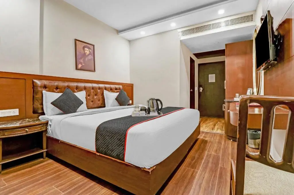 Townhouse 735 Hotel Blue Inn — фото 1