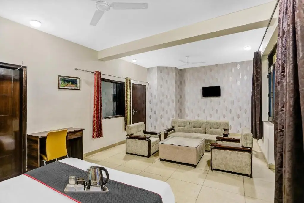 Нойда: Townhouse 797 Essendi Hospitalities Llp-2