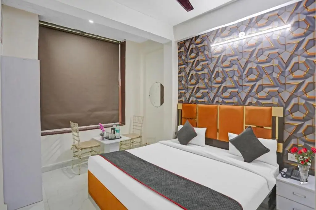 Нойда: OYO Townhouse 1062 Paradise Inn Near Noida Sector 51 Metro Station