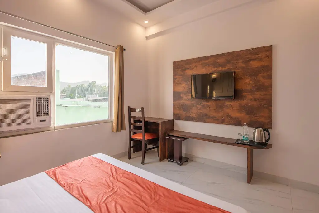 Харидвар: Hotel Ayu Suites