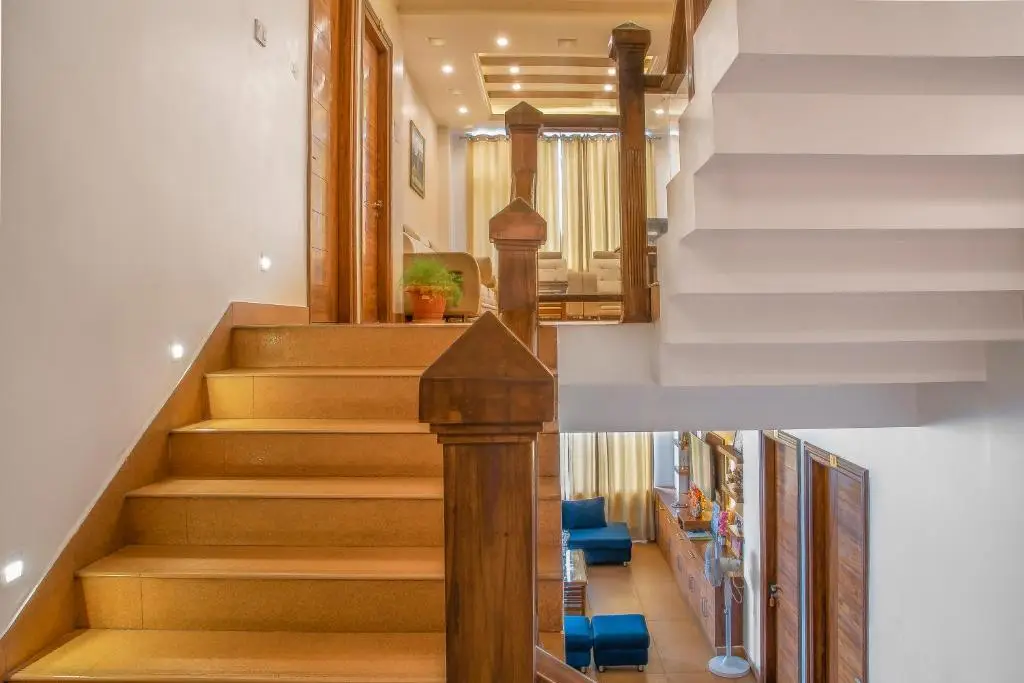 Шимла: The White Haven Homestay I Rooms & Kitchen