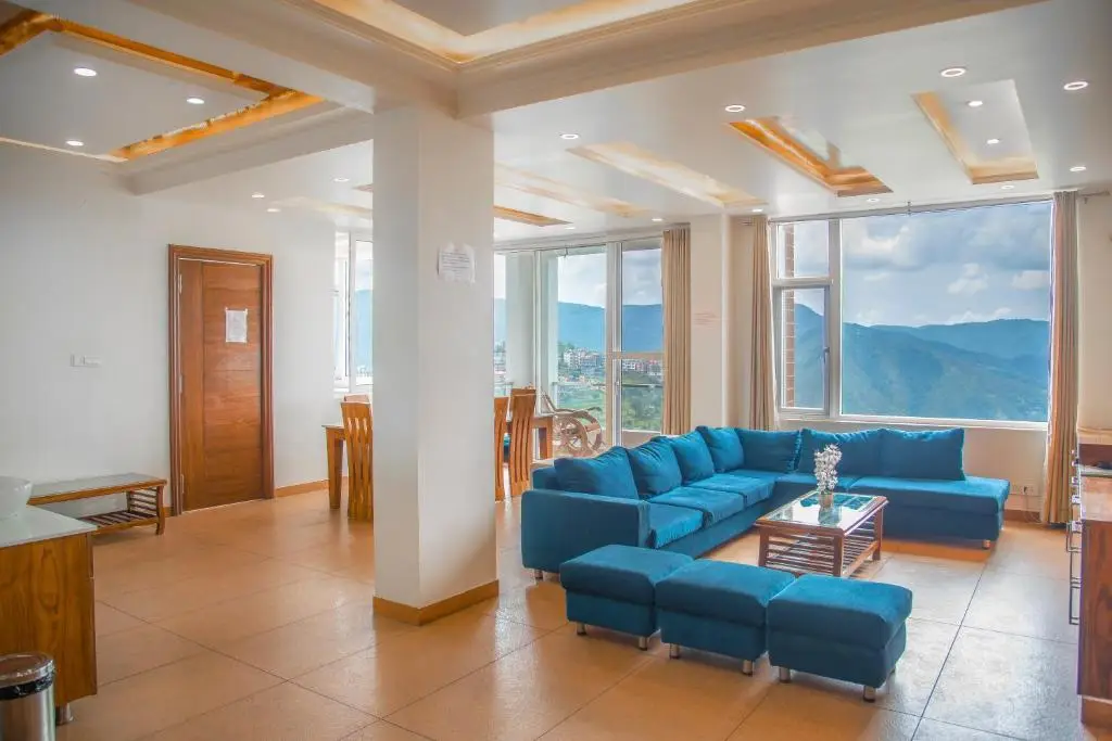 Шимла: The White Haven Homestay I Rooms & Kitchen